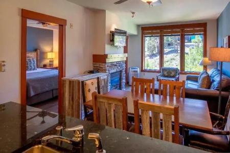 The Village Lodge - 101