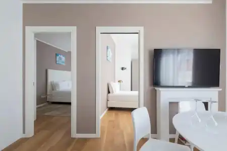 Vis a Vis Apartments - 115