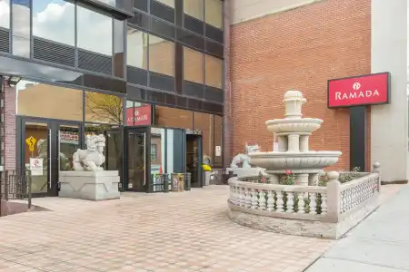 Ramada by Wyndham Flushing Queens - 0