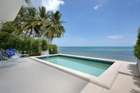 La Perle Luxury Boutique - 8