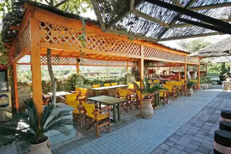 Sunny Garden Aparthotel - 8