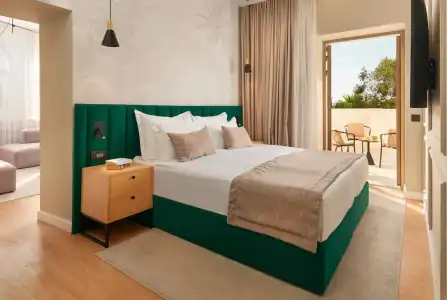 Moeesy Blue & Green Oasis - Adults Only - 60