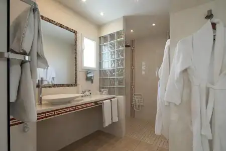 Best Western Central - 41