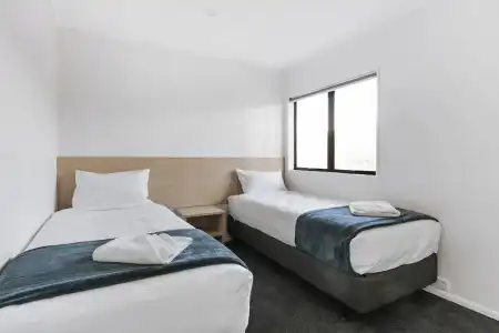 Cobblestone Court Motel – Wenzel Motels - 56