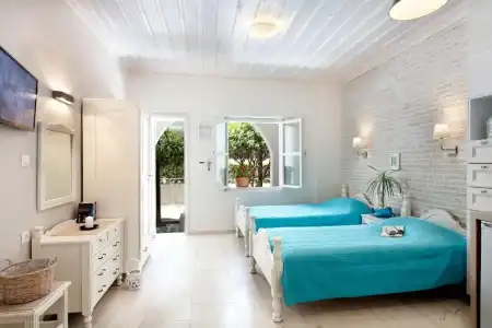 Rhoe Seaside Apartments - 1