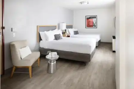 Saint Clair- Magnificent Mile - 24