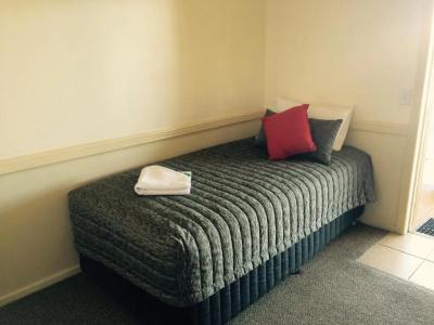 Park Avenue Motel - 35
