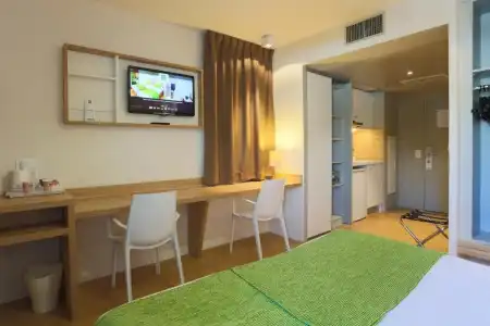 Q7 Lodge Lyon 7 - 50