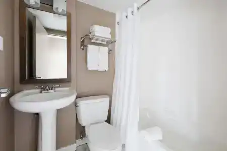 2500 Penn, a Placemakr Experience - 39