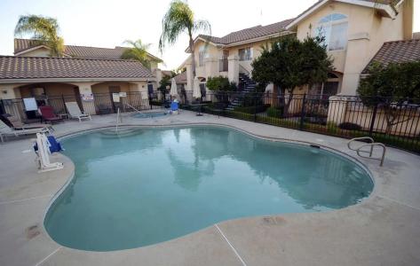 Garden Inn and Suites Fresno - 11