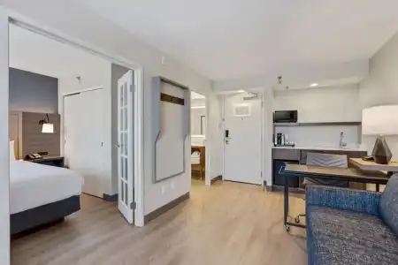 Holiday Inn & Suites Ottawa Kanata by IHG - 72