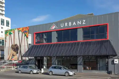 Urbanz - Hostel - 25