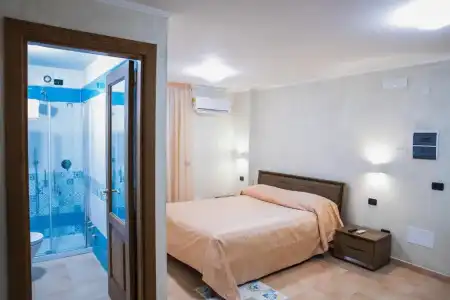 Vittoria Guest House - Salerno - 25