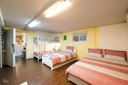 Hongdae Style Guesthouse - 90