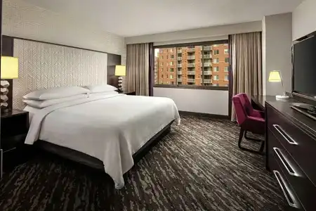 Embassy Suites by Hilton Crystal City National Airport - 70