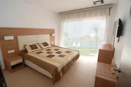 Royal Bay - 64