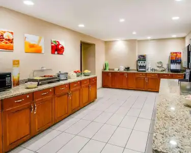 Quality Inn Oakwood - 26