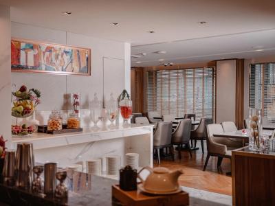 Aira Bangkok Sukhumvit 11 by Kingstons - 32