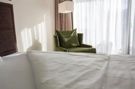 SUYTES Business Studios - 57