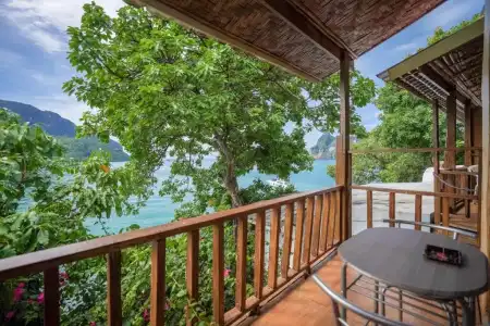 Phi Phi Cozy Seafront Resort - 81