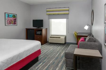 Hampton Inn & Suites Winston-Salem/University Area, NC - 53
