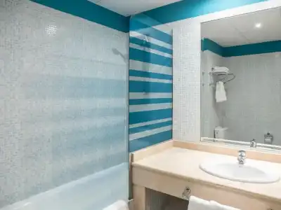 ibis Styles A Coruña - 41