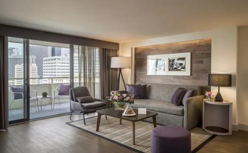Warwick Denver - 7