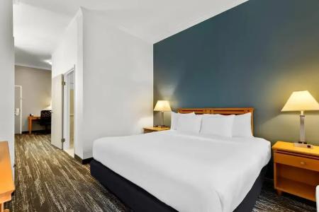 Clarion Suites Anchorage Downtown - 45