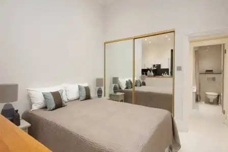 Queensgate Court - 318