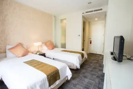 Aphrodite Inn Bangkok - 5