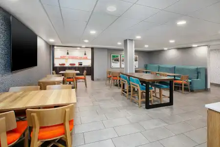 Hampton Inn Sioux Falls - 34