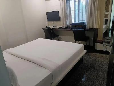 Treebo Trend Corporate Suites - 18