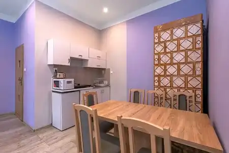 Hostel 70S - 128