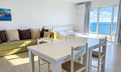 Open Sea Luxury Apartments - 57