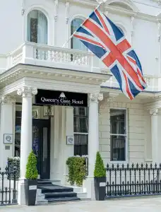 The Queens Gate - 40