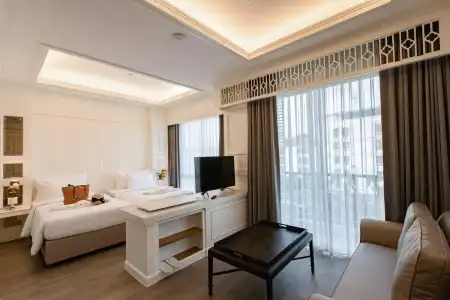 Siam Tharadol - 27