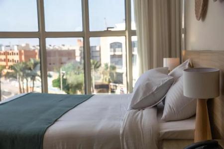 Redcon Suites - 133