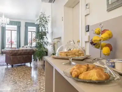 Grand Canal Suites - 11