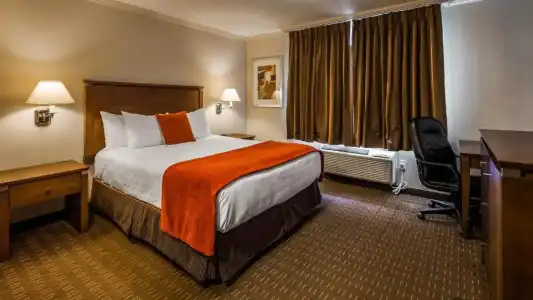 Best Western Plus Guildwood Inn - 36