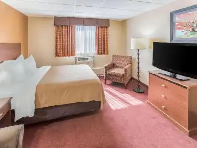 Quality Inn & Suites Green Bay Downtown - 58