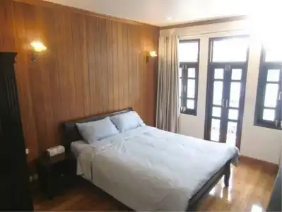 The Royal ThaTien Village - 4