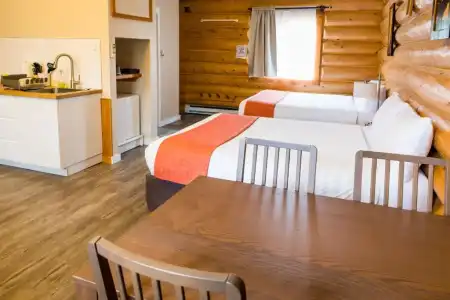 Glacier House Resort - 61