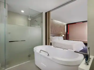 Paradox Bangkok Sukhumvit - 22