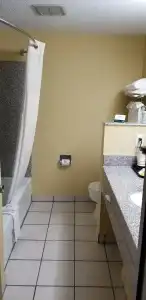 Quality Inn & Suites Bloomington University Area - 9
