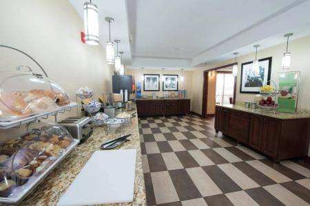 Hampton Inn Bismarck - 31