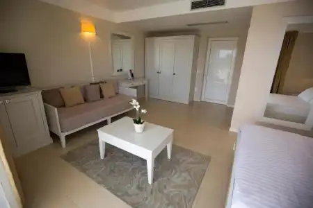Folie Marine Beach & Club - 40
