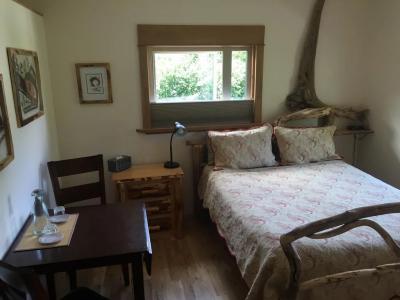 Front Row Bed and Breakfast - 2