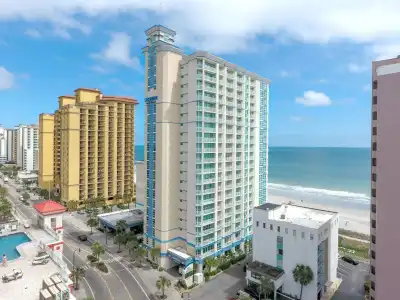 Carolinian Beach Resort by Vacasa - 11