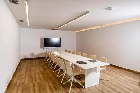 Cresanto Luxury Suites - 17