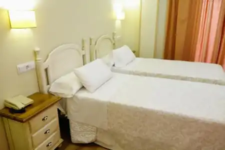 Hostal Toledo - 85